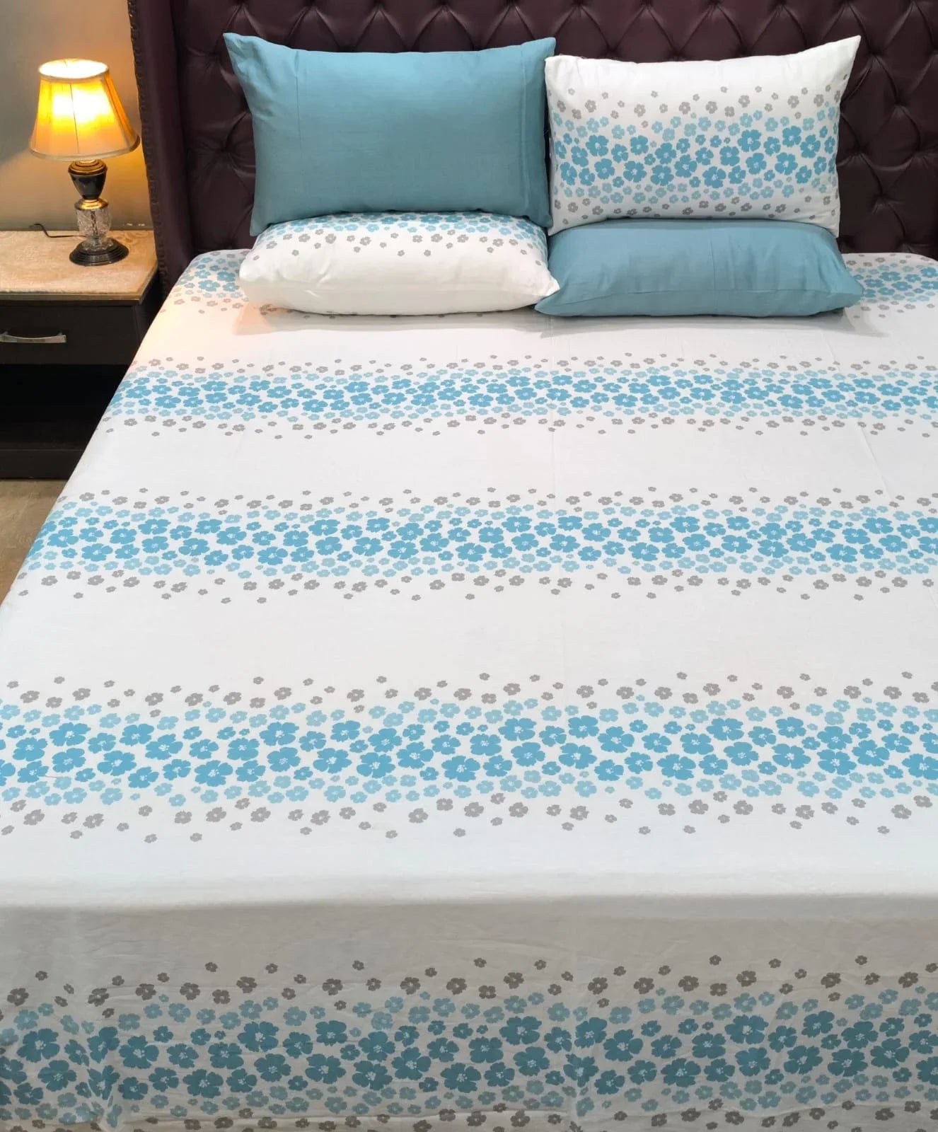 Blue and White Floral 008