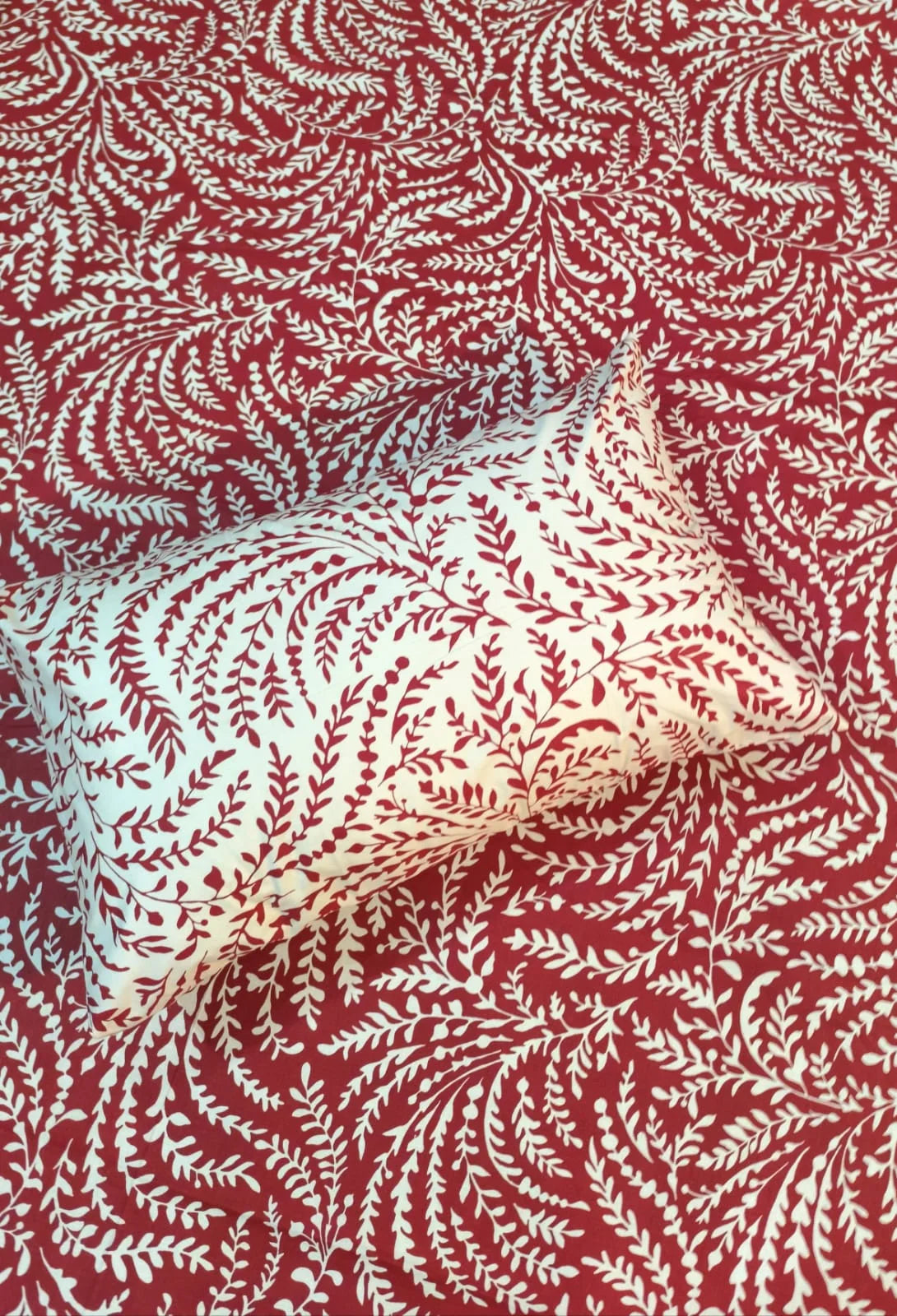 Crimson Leaf Whirl 047