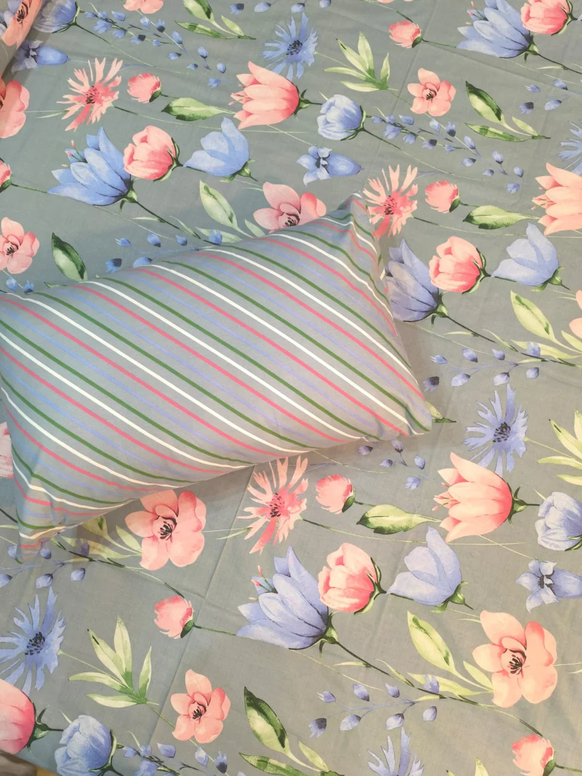 Grey Floral 018