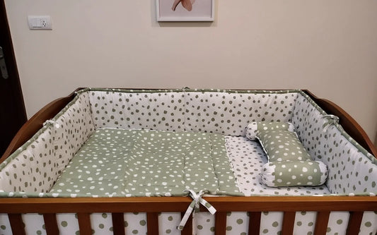 Polka Dots Cot Set 011